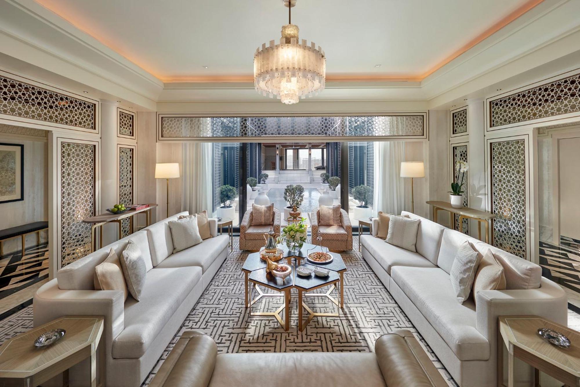 Mandarin Oriental, Doha Hotel Екстериор снимка The living room of a suite at the Ritz-Carlton, DIFC