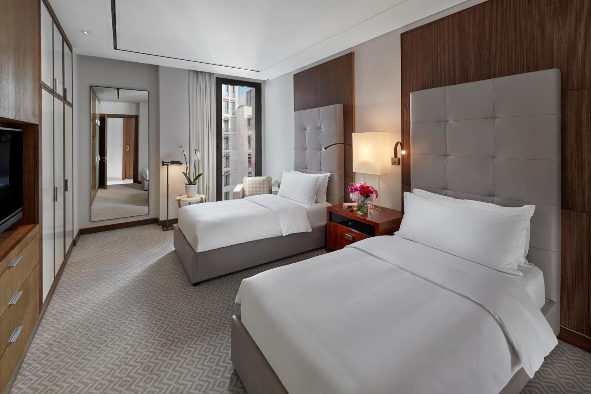 Mandarin Oriental, Doha Hotel Екстериор снимка A guest room at the hotel